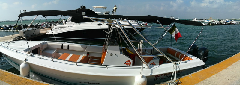 Central console boats