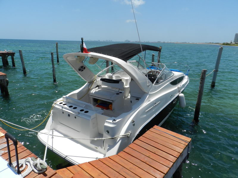 Cancun hire a boats 
