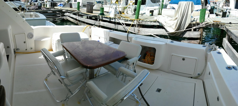 Riviera 51 ft sport bridge helm station with Fishfinder Radar Chartplotter Cancun charter