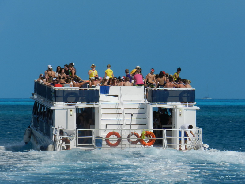 Cancun Booze cruise pary hangover hungup boat Catamaran ren…