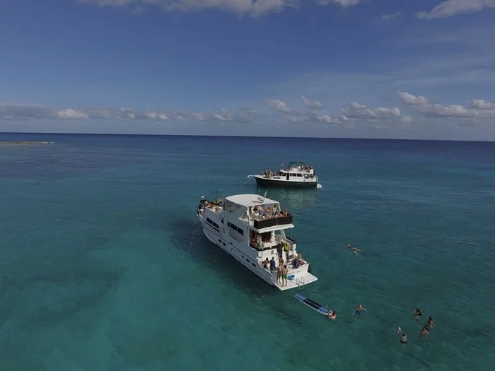 Piratas De Tejas 72 pies yate privado en Puerto Aventuras — foto 2