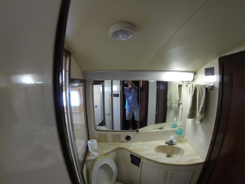 Hatteras 45 ft fishing and entertainment yacht Puerto Aventuras Riviera Maya private group charter