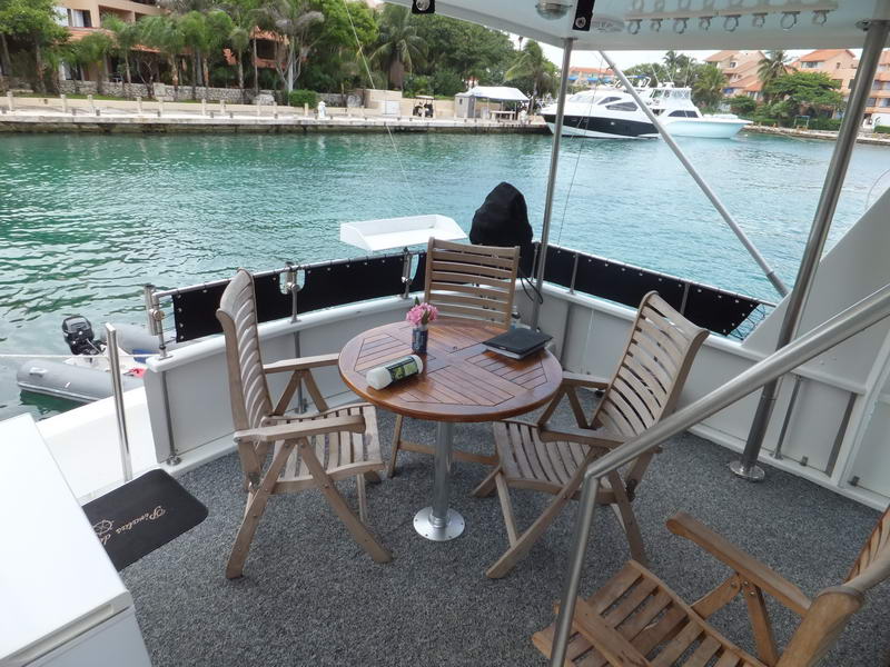 Pirates of Texas 60ft yacht interior salon with comfortable seating for private group charters