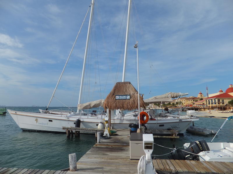 Sailing on Catamaran 64 ft 3 Cabins Sunpipper Wood sailboat