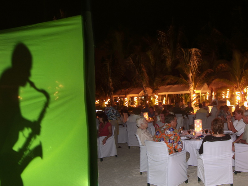 Playa romántica y catamarán al atardecer para bodas y eventos en Maroma, Riviera Maya
